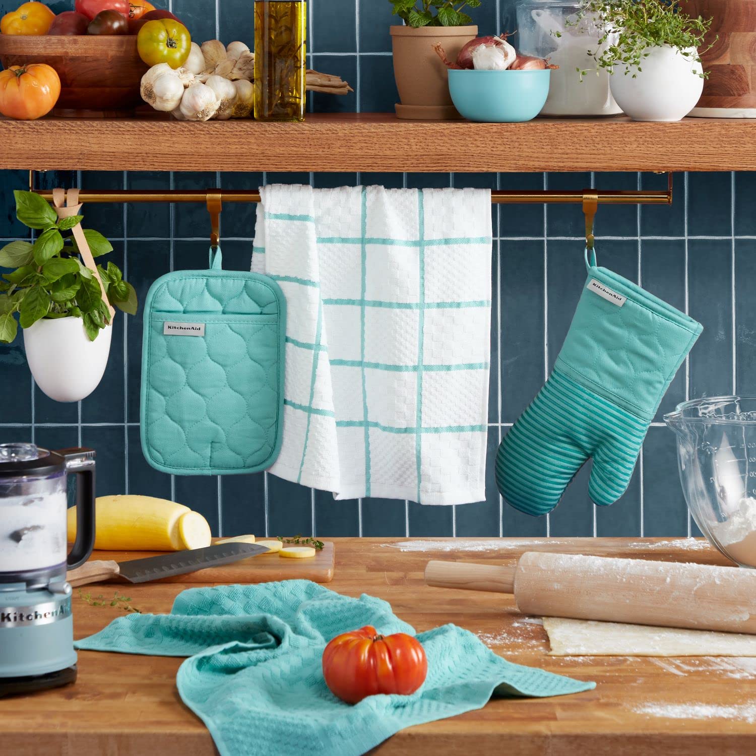 4-Piece Kitchen Linen & Oven Mitt Set